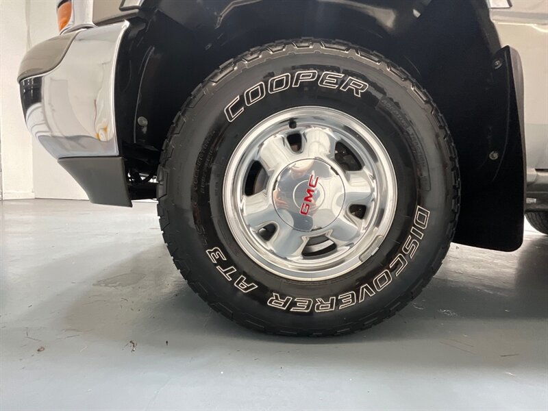 2001 GMC Sierra 1500 SLE Regular Cab 4X4 5.3L V8 / LOCAL OREGON TRUCK / ZERO RUST / 6.6FT BED ( SHORT BED) - Photo 23 - Gladstone, OR 97027