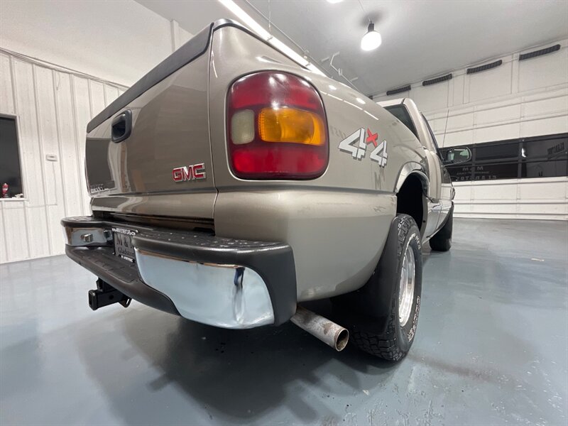 2001 GMC Sierra 1500 SLE Regular Cab 4X4 5.3L V8 / LOCAL OREGON TRUCK / ZERO RUST / 6.6FT BED ( SHORT BED) - Photo 46 - Gladstone, OR 97027