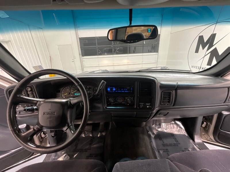 2001 GMC Sierra 1500 SLE Regular Cab 4X4 5.3L V8 / LOCAL OREGON TRUCK / ZERO RUST / 6.6FT BED ( SHORT BED) - Photo 34 - Gladstone, OR 97027