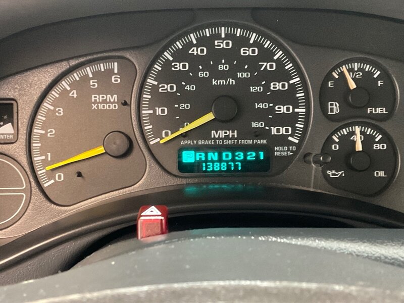 2001 GMC Sierra 1500 SLE Regular Cab 4X4 5.3L V8 / LOCAL OREGON TRUCK / ZERO RUST / 6.6FT BED ( SHORT BED) - Photo 41 - Gladstone, OR 97027