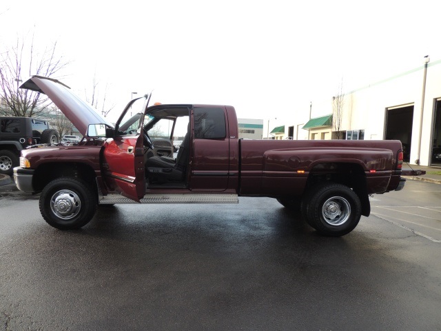 2001 Dodge Ram 3500 DUALLY / 4X4 / 5.9 Cummins Diesel / 6-SPEED ManuaL   - Photo 12 - Portland, OR 97217