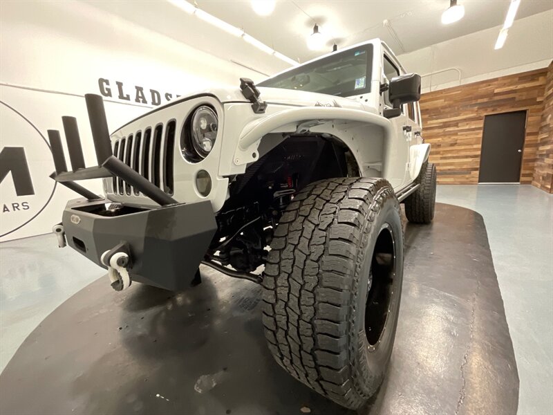 2015 Jeep Wrangler Unlimited Altitude 4X4 / 6-Speed Manual / LIFTED  / LOCAL SUV w. NO RUST - Photo 54 - Gladstone, OR 97027