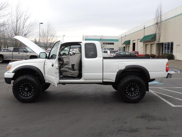 2004 Toyota Tacoma V6 / SR5 / 4X4 / 5-SPEED / LIFTED / 1-OWNER   - Photo 26 - Portland, OR 97217