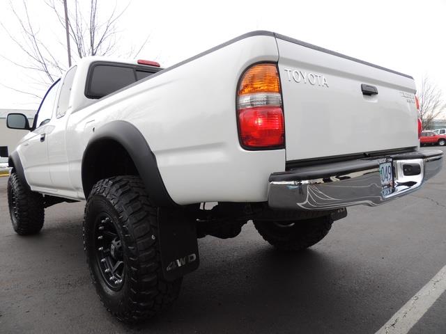 2004 Toyota Tacoma V6 / SR5 / 4X4 / 5-SPEED / LIFTED / 1-OWNER   - Photo 11 - Portland, OR 97217