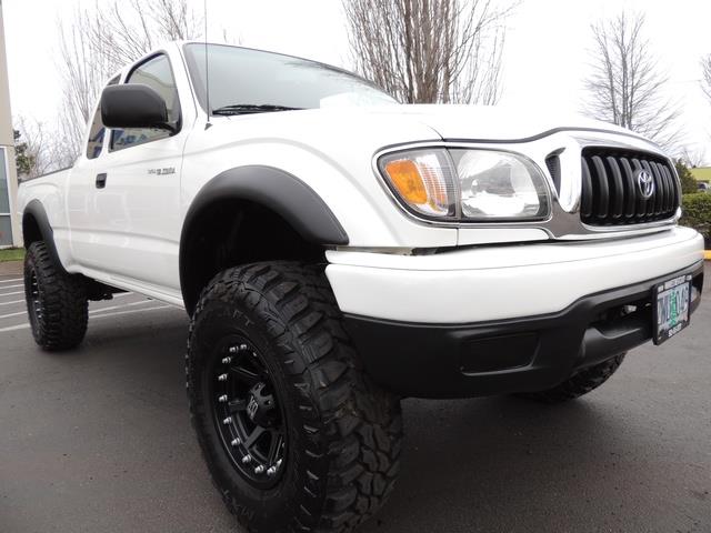 2004 Toyota Tacoma V6 / SR5 / 4X4 / 5-SPEED / LIFTED / 1-OWNER   - Photo 10 - Portland, OR 97217