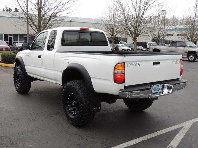 2004 Toyota Tacoma V6 / SR5 / 4X4 / 5-SPEED / LIFTED / 1-OWNER   - Photo 7 - Portland, OR 97217