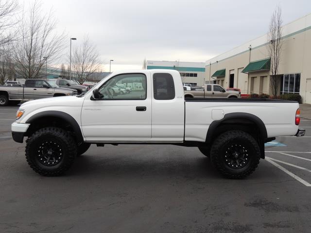 2004 Toyota Tacoma V6 / SR5 / 4X4 / 5-SPEED / LIFTED / 1-OWNER