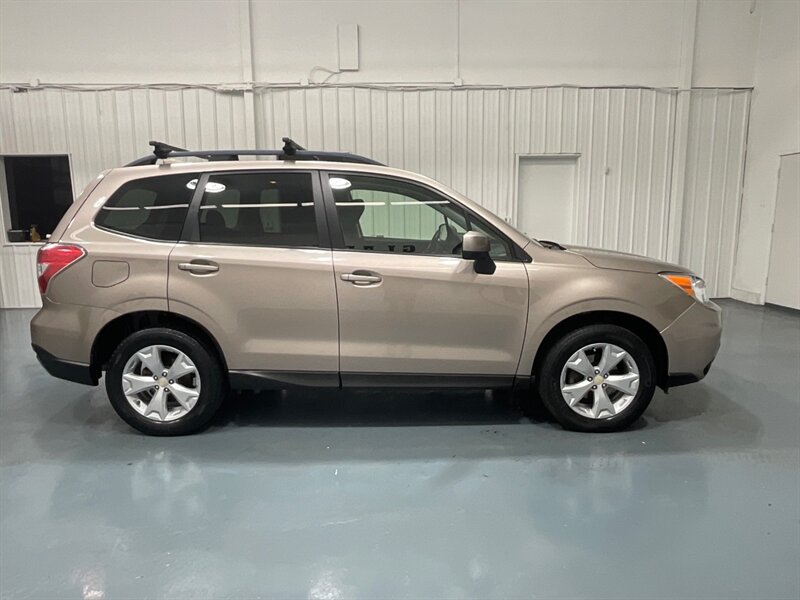 2016 Subaru Forester 2.5i Premium Sport Utility / Sunroof /Heated Seats  / Backup Camera / LOCAL / 75K MILES - Photo 4 - Gladstone, OR 97027