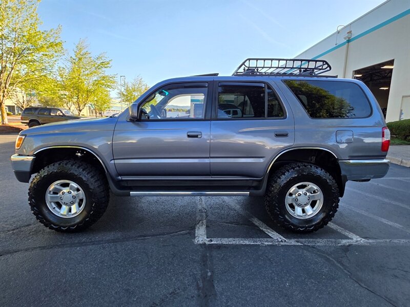 1998 Toyota 4Runner 4X4 / V6 3.4 L / NEW TIMING BELT / NEW LIFT / SUN ROOF / NEW TIRES - Photo 3 - Portland, OR 97217