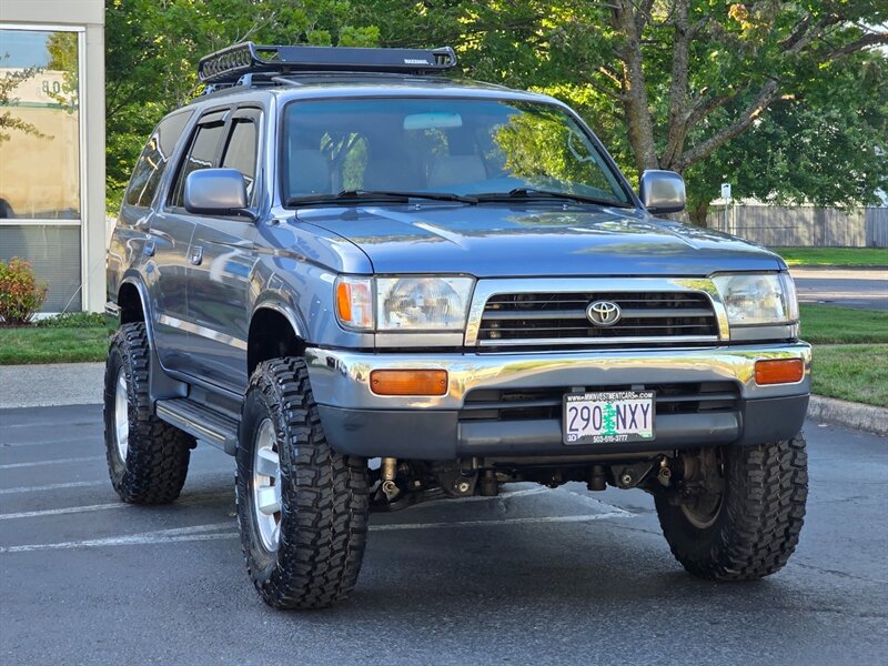1998 Toyota 4Runner 4X4 / V6 3.4 L / NEW TIMING BELT / NEW LIFT / SUN ROOF / NEW TIRES - Photo 2 - Portland, OR 97217