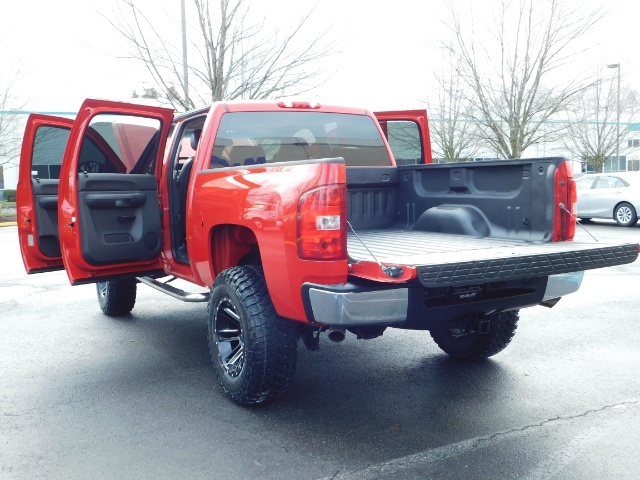 2009 Chevrolet Silverado 1500 LT / 4X4 / Crew Cab/ Leather/Sunroof /DVD/ LIFTED   - Photo 27 - Portland, OR 97217