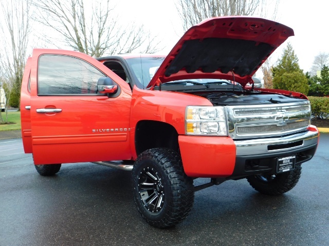 2009 Chevrolet Silverado 1500 LT / 4X4 / Crew Cab/ Leather/Sunroof /DVD/ LIFTED   - Photo 31 - Portland, OR 97217