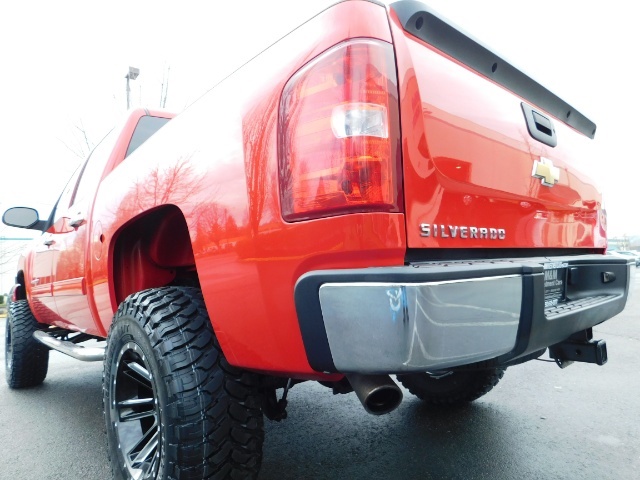 2009 Chevrolet Silverado 1500 LT / 4X4 / Crew Cab/ Leather/Sunroof /DVD/ LIFTED   - Photo 11 - Portland, OR 97217