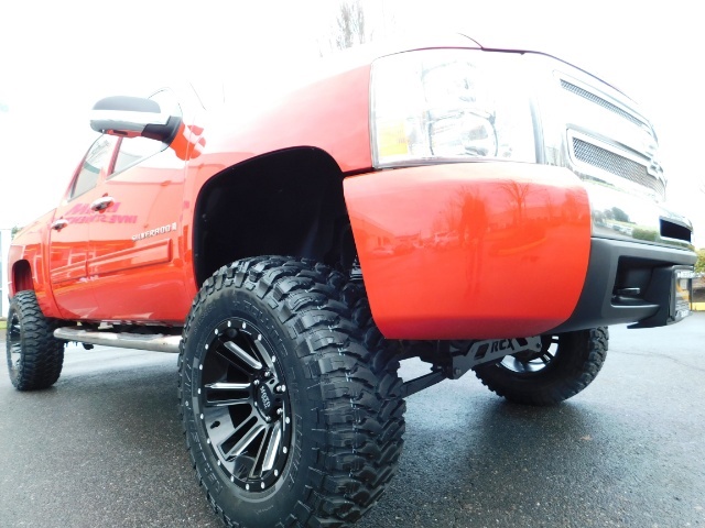 2009 Chevrolet Silverado 1500 LT / 4X4 / Crew Cab/ Leather/Sunroof /DVD/ LIFTED   - Photo 10 - Portland, OR 97217