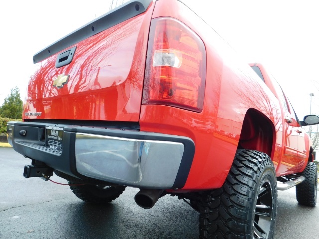 2009 Chevrolet Silverado 1500 LT / 4X4 / Crew Cab/ Leather/Sunroof /DVD/ LIFTED   - Photo 12 - Portland, OR 97217