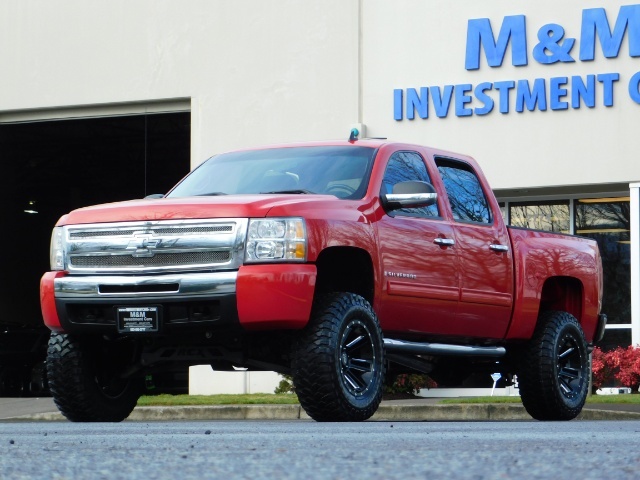 2009 Chevrolet Silverado 1500 LT / 4X4 / Crew Cab/ Leather/Sunroof /DVD/ LIFTED   - Photo 49 - Portland, OR 97217