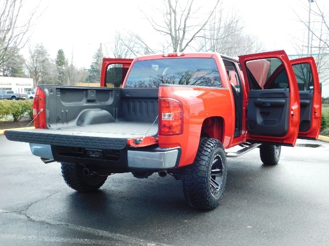 2009 Chevrolet Silverado 1500 LT / 4X4 / Crew Cab/ Leather/Sunroof /DVD/ LIFTED   - Photo 29 - Portland, OR 97217