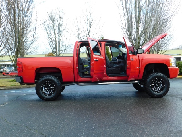 2009 Chevrolet Silverado 1500 LT / 4X4 / Crew Cab/ Leather/Sunroof /DVD/ LIFTED   - Photo 30 - Portland, OR 97217