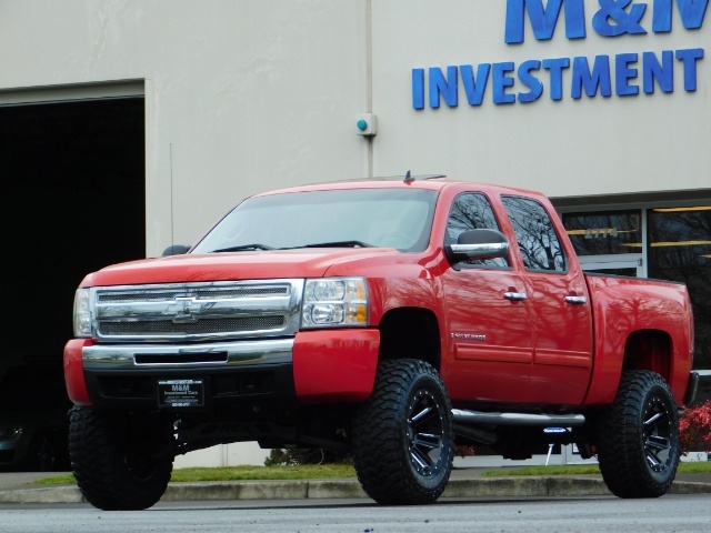 2009 Chevrolet Silverado 1500 LT / 4X4 / Crew Cab/ Leather/Sunroof /DVD/ LIFTED   - Photo 48 - Portland, OR 97217