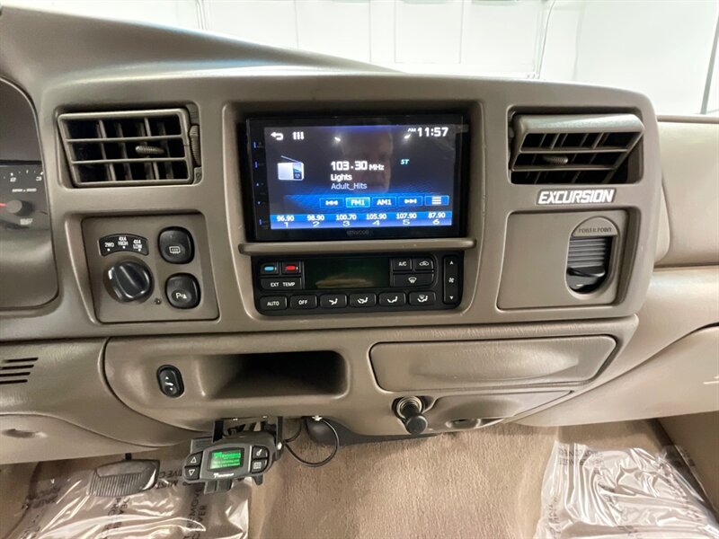 2003 Ford Excursion Eddie Bauer 4X4 / 7.3L DIESEL / Leather / LIFTED  / LIFTED w. NEW WHEELS & TIRES / ZERO RUST / Leather Heated Seats /Backup Camera / 136K Miles - Photo 17 - Gladstone, OR 97027