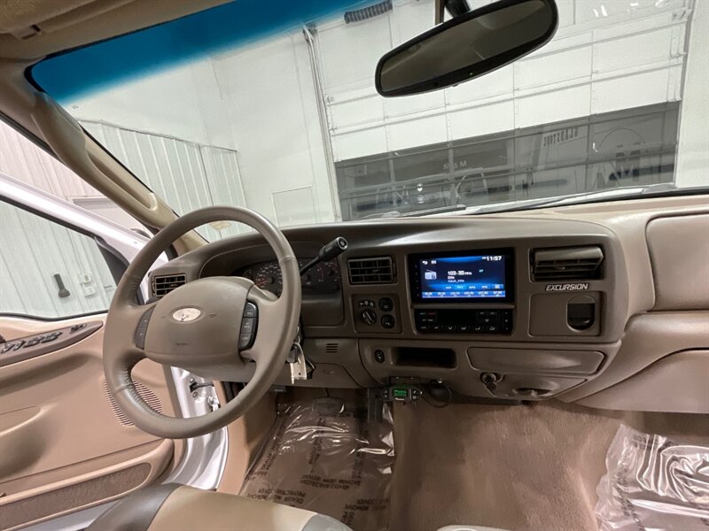 2003 Ford Excursion Eddie Bauer 4X4 / 7.3L DIESEL / Leather / LIFTED  / LIFTED w. NEW WHEELS & TIRES / ZERO RUST / Leather Heated Seats /Backup Camera / 136K Miles - Photo 16 - Gladstone, OR 97027