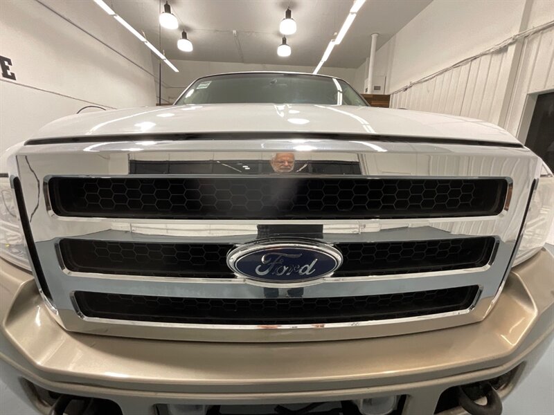2003 Ford Excursion Eddie Bauer 4X4 / 7.3L DIESEL / Leather / LIFTED  / LIFTED w. NEW WHEELS & TIRES / ZERO RUST / Leather Heated Seats /Backup Camera / 136K Miles - Photo 29 - Gladstone, OR 97027