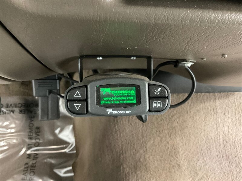 2003 Ford Excursion Eddie Bauer 4X4 / 7.3L DIESEL / Leather / LIFTED  / LIFTED w. NEW WHEELS & TIRES / ZERO RUST / Leather Heated Seats /Backup Camera / 136K Miles - Photo 43 - Gladstone, OR 97027