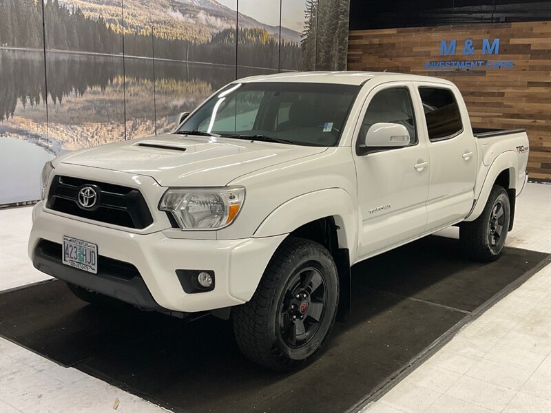 2015 Toyota Tacoma V6 TRD SPORT Double Cab 4X4 / 4.0L V6 / Navi & Cam  / LOCAL OREGON TRUCK / Navigation & Backup Camera / RUST FREE / 93,000 MILES - Photo 25 - Gladstone, OR 97027