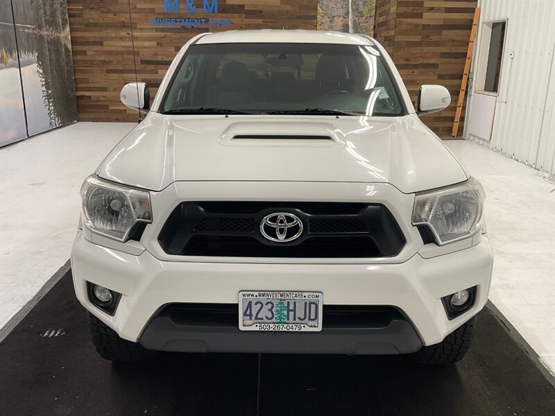 2015 Toyota Tacoma V6 TRD SPORT Double Cab 4X4 / 4.0L V6 / Navi & Cam  / LOCAL OREGON TRUCK / Navigation & Backup Camera / RUST FREE / 93,000 MILES - Photo 5 - Gladstone, OR 97027