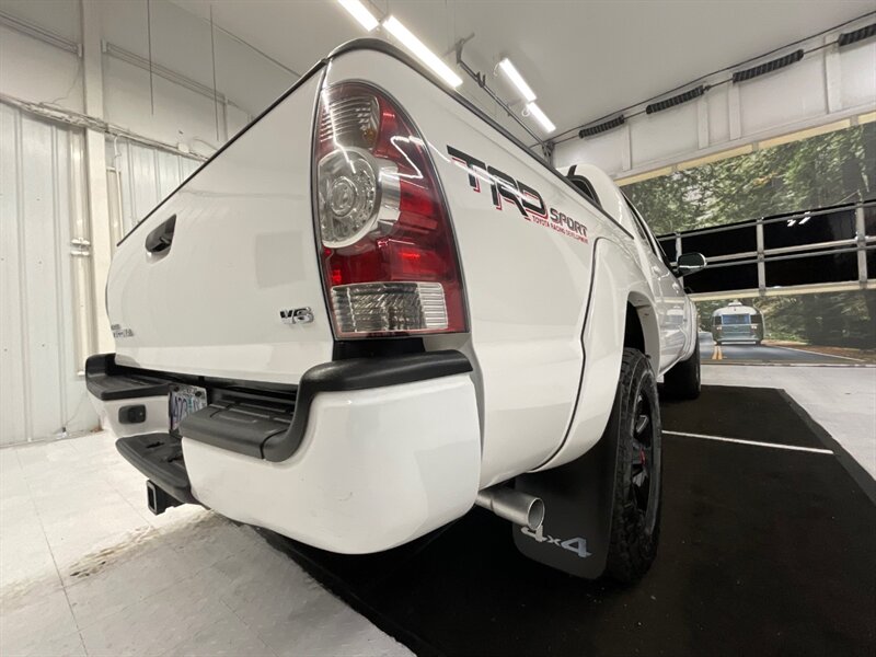 2015 Toyota Tacoma V6 TRD SPORT Double Cab 4X4 / 4.0L V6 / Navi & Cam  / LOCAL OREGON TRUCK / Navigation & Backup Camera / RUST FREE / 93,000 MILES - Photo 10 - Gladstone, OR 97027