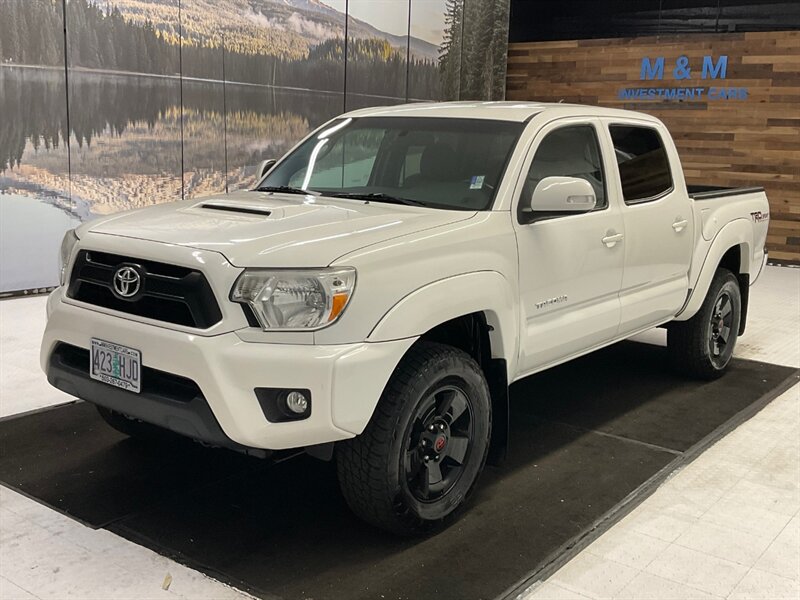 2015 Toyota Tacoma V6 TRD SPORT Double Cab 4X4 / 4.0L V6 / Navi & Cam  / LOCAL OREGON TRUCK / Navigation & Backup Camera / RUST FREE / 93,000 MILES - Photo 1 - Gladstone, OR 97027