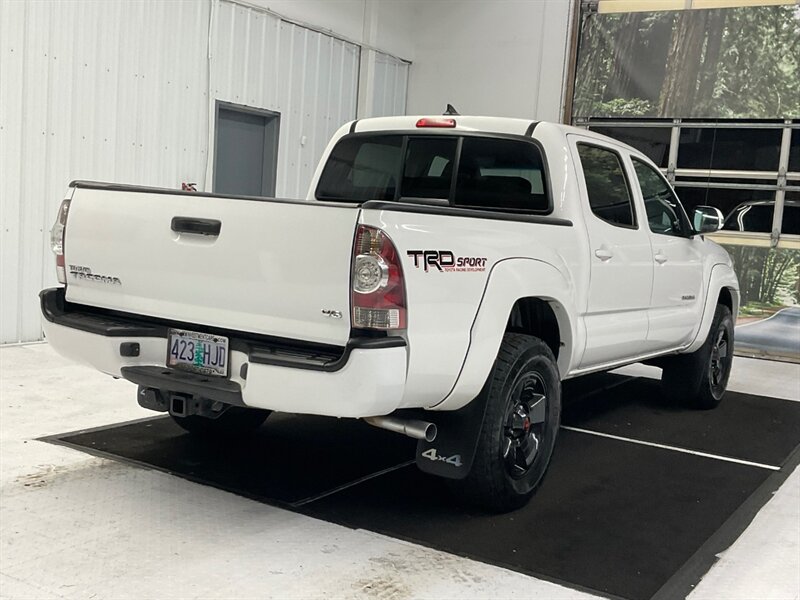 2015 Toyota Tacoma V6 TRD SPORT Double Cab 4X4 / 4.0L V6 / Navi & Cam  / LOCAL OREGON TRUCK / Navigation & Backup Camera / RUST FREE / 93,000 MILES - Photo 8 - Gladstone, OR 97027