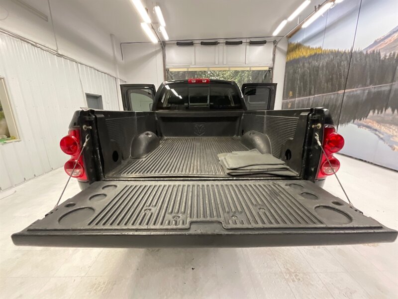 2008 Dodge Ram 2500 Laramie 4X4 / 6.7L DIESEL / 1-OWNER / 70,000 MILES  / LIFTED w. NEW 35 " MUD TIRES & 18 " BLACK WHEELS / Sunroof / LOCAL OREGON TRUCK / RUST FREE / Leather & Heated Seats - Photo 22 - Gladstone, OR 97027