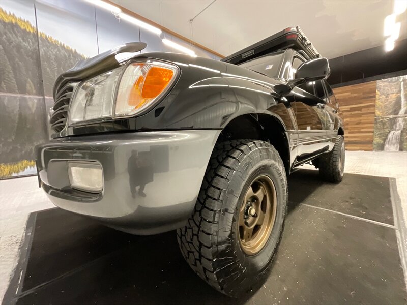 2003 Toyota Land Cruiser 4X4 / 4.7L V8 / CUSTOM BUILT w. CAMPER / LIFTED  / Leather & Heated Seats / Sunroof / LIFTED w. 33 " TOYO OPEN COUNTRY TIRES - Photo 11 - Gladstone, OR 97027