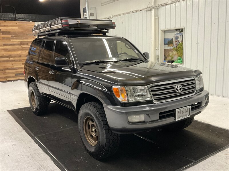 2003 Toyota Land Cruiser 4X4 / 4.7L V8 / CUSTOM BUILT w. CAMPER / LIFTED  / Leather & Heated Seats / Sunroof / LIFTED w. 33 " TOYO OPEN COUNTRY TIRES - Photo 2 - Gladstone, OR 97027