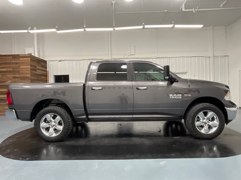 2014 RAM 1500 Big Horn Crew Cab 4X4 / 5.7L V8 HEMI / NAVIGATION  / Backup Camera - Photo 4 - Gladstone, OR 97027