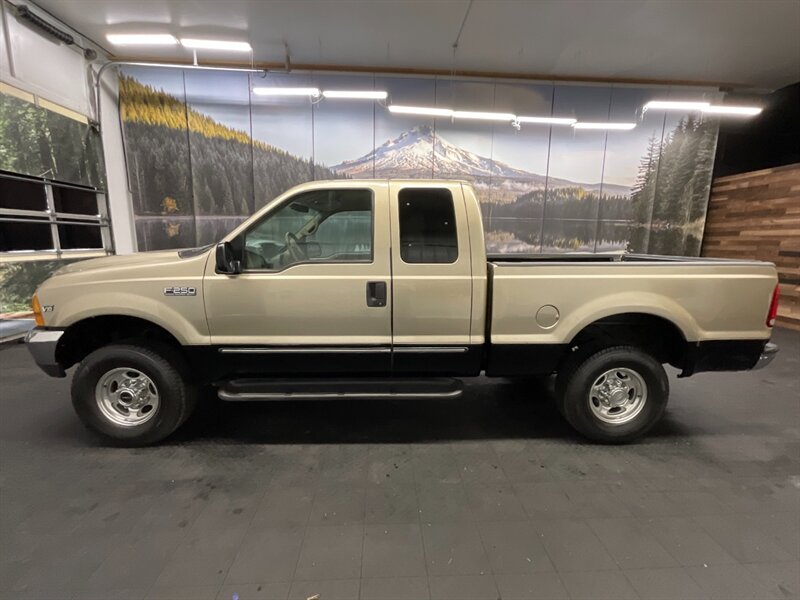 2000 Ford F-250 Super Duty Lariat 4X4 / 6.8L V10 TRITON / CLEAN  Leather Seats / RUST FREE / WARRANTY INCLUDED - Photo 3 - Gladstone, OR 97027