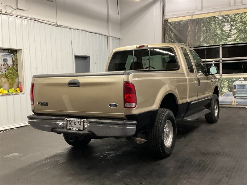 2000 Ford F-250 Super Duty Lariat 4X4 / 6.8L V10 TRITON / CLEAN  Leather Seats / RUST FREE / WARRANTY INCLUDED - Photo 7 - Gladstone, OR 97027