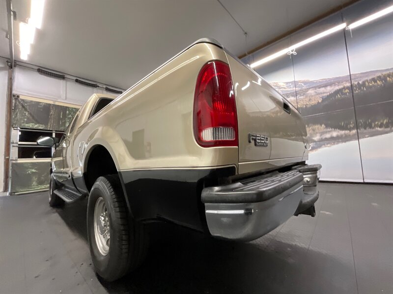 2000 Ford F-250 Super Duty Lariat 4X4 / 6.8L V10 TRITON / CLEAN  Leather Seats / RUST FREE / WARRANTY INCLUDED - Photo 11 - Gladstone, OR 97027