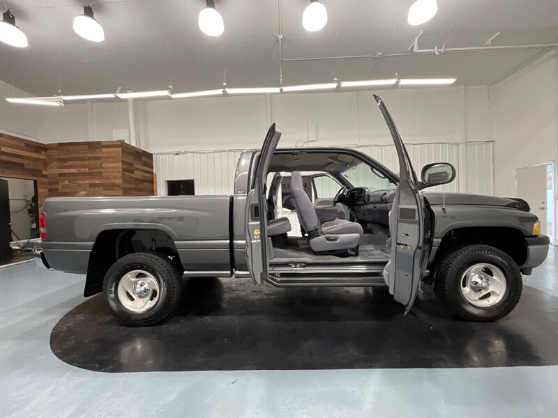 2001 Dodge Ram 1500 SLT Plus Quad Cab 4-Door / 4X4 / V8 / 95K MILES  / NO RUST / CLEAN - Photo 6 - Gladstone, OR 97027