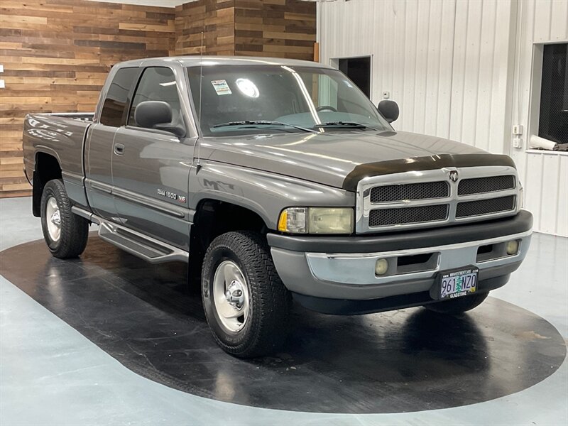 2001 Dodge Ram 1500 SLT Plus Quad Cab 4-Door / 4X4 / V8 / 95K MILES  / NO RUST / CLEAN - Photo 2 - Gladstone, OR 97027