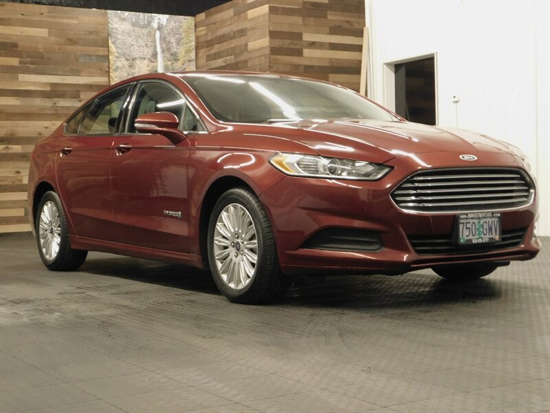 2014 Ford Fusion SE Hybrid Sedan / Lo   - Photo 2 - Gladstone, OR 97027