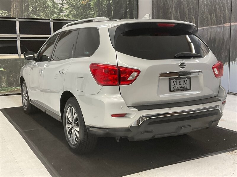 2019 Nissan Pathfinder SL 4WD / 3.5L V6 / 3RD SEAT / Leather / Navi  / Blind Spot Alert / Backup Camera & Navigation / 45,000 MILES - Photo 7 - Gladstone, OR 97027