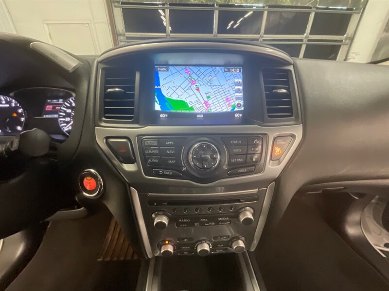 2019 Nissan Pathfinder SL 4WD / 3.5L V6 / 3RD SEAT / Leather / Navi  / Blind Spot Alert / Backup Camera & Navigation / 45,000 MILES - Photo 20 - Gladstone, OR 97027