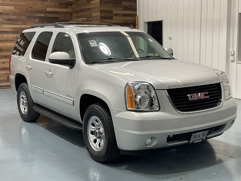 2011 GMC Yukon SLT 4X4 / Leather Sunroof / DVD Player / Camera  / Runs Great - Photo 2 - Gladstone, OR 97027