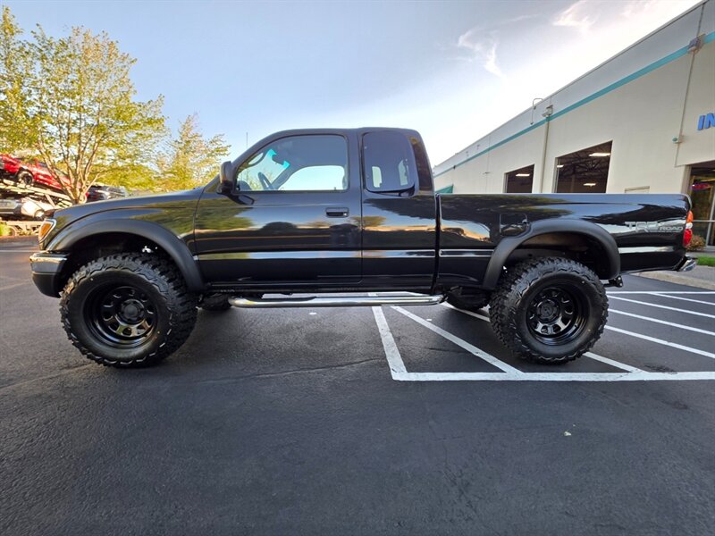 2003 Toyota Tacoma TRD photo 2