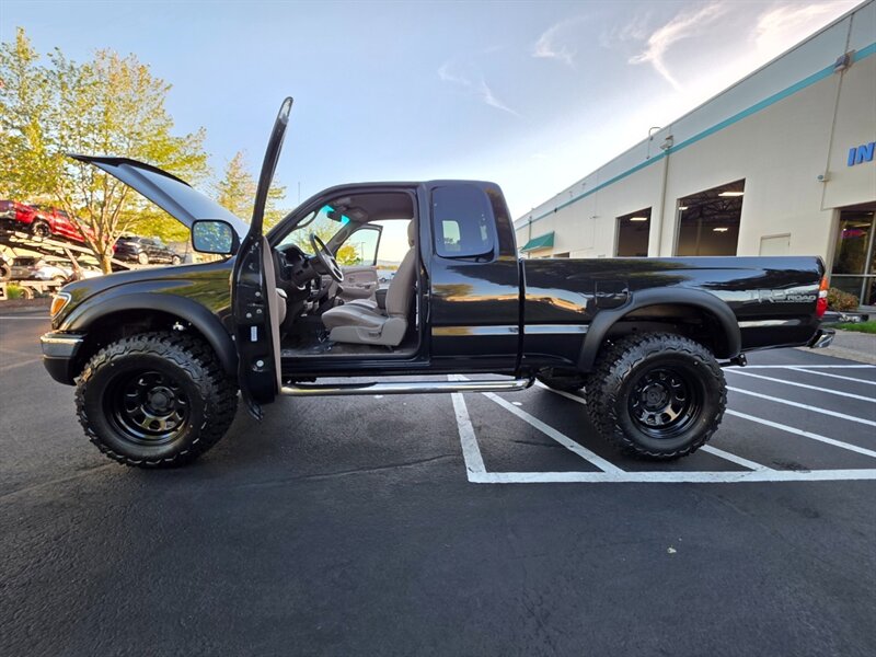 2003 Toyota Tacoma TRD photo 17