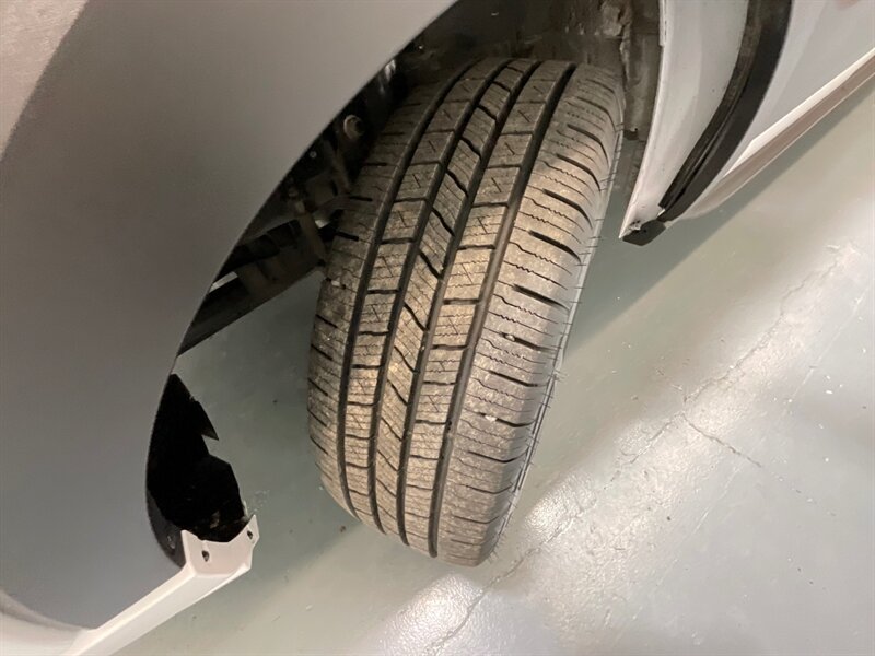 2024 Ford Transit 350 XLT 12-Passenger Full Size Van / LOW ROOF/ LWB / Navigation & Backup Camera - Photo 24 - Gladstone, OR 97027