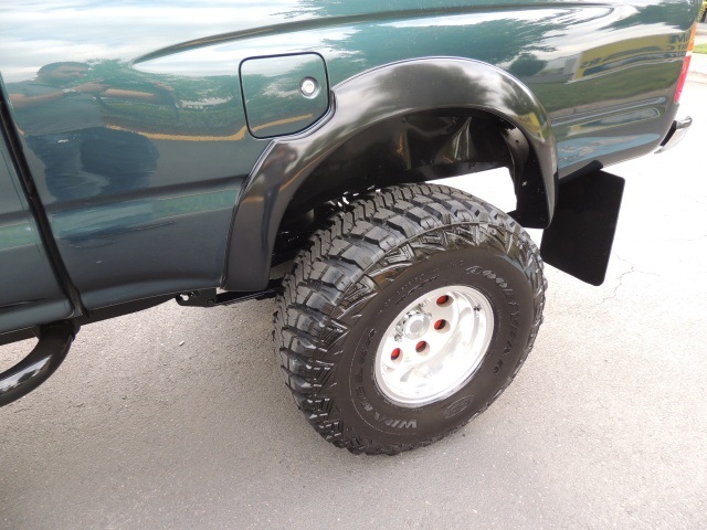 1996 Toyota Tacoma SR5 4X4 / 5-SPEED / 1-OWNER/ LIFTED LIFTED   - Photo 48 - Portland, OR 97217