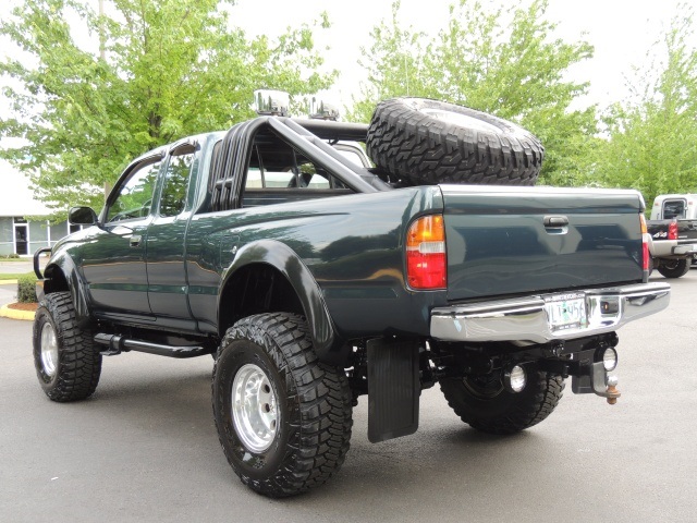 1996 Toyota Tacoma SR5 4X4 / 5-SPEED / 1-OWNER/ LIFTED LIFTED   - Photo 7 - Portland, OR 97217